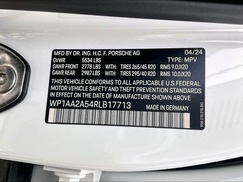 Used 2024 Porsche Macan image 39