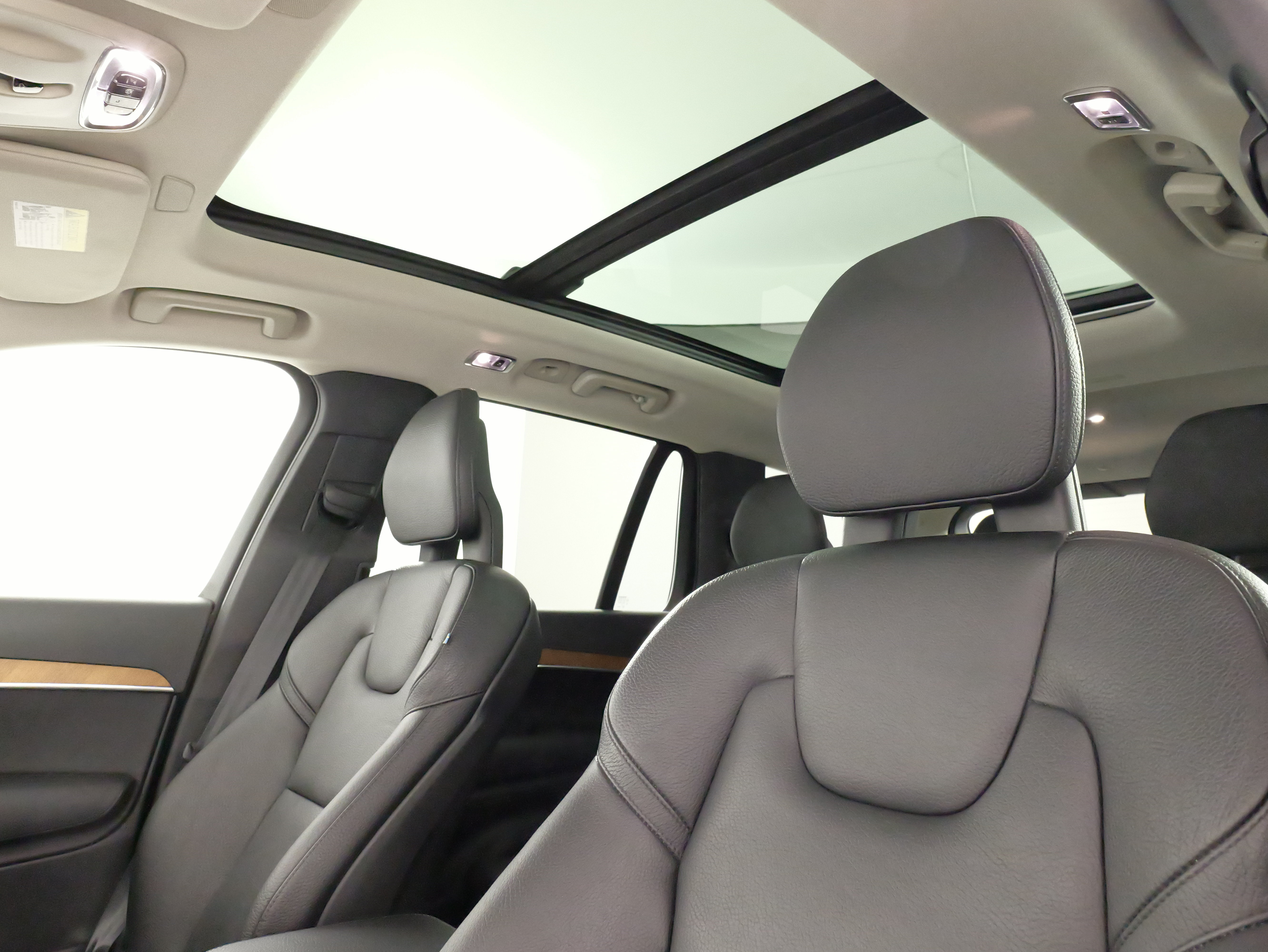 Used 2021 Volvo XC90 T8 Inscription Expression w/ Protection Package Premier AWD/4WD image 29