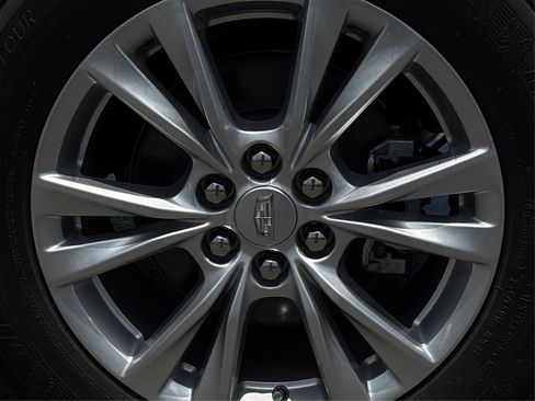 New 2025 Cadillac XT6 Luxury image 13