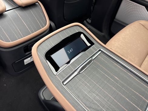 New 2026 Lincoln Navigator L Black Label AWD/4WD image 33