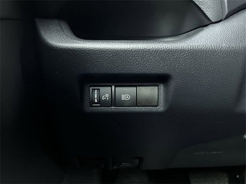 Used 2023 Toyota RAV4 XLE image 18