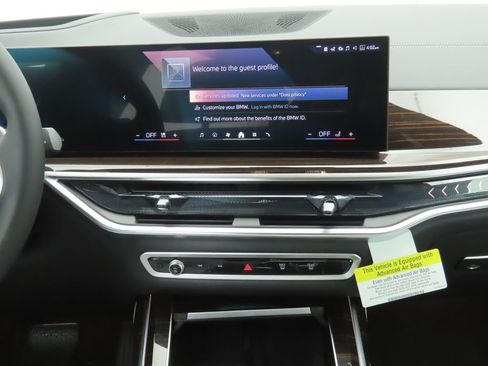 New 2026 BMW X7 xDrive40i w/ Premium Package image 14