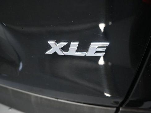 Used 2024 Toyota RAV4 XLE FWD image 38