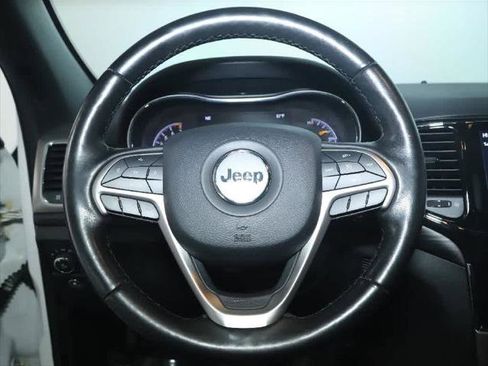 Certified 2021 Jeep Grand Cherokee Laredo X image 21