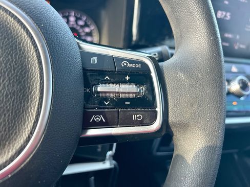 Used 2022 Kia Sorento LX FWD image 16