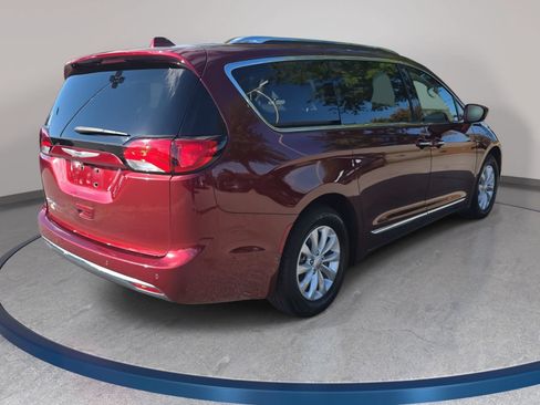 Used 2019 Chrysler Pacifica Touring-L w/ Advanced Safetytec Group FWD image 5