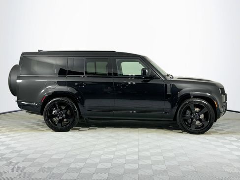 Used 2026 Land Rover Defender 130 X-Dynamic SE image 4