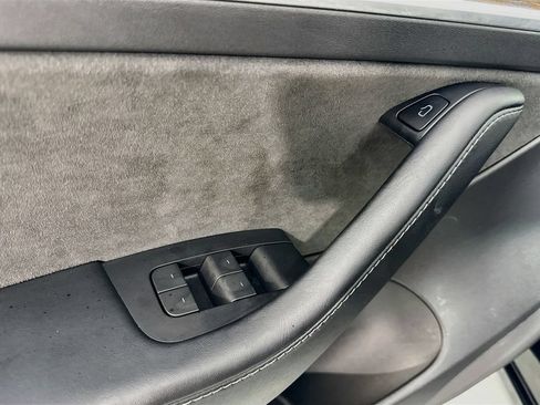 Used 2022 Tesla Model 3 Long Range AWD/4WD image 15