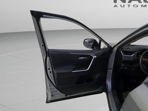 Used 2019 Toyota RAV4 Limited image 26
