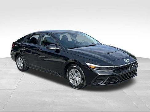 Certified 2026 Hyundai Elantra SE w/ Cargo Package FWD image 1