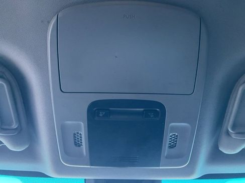 Used 2018 Toyota Camry L image 16