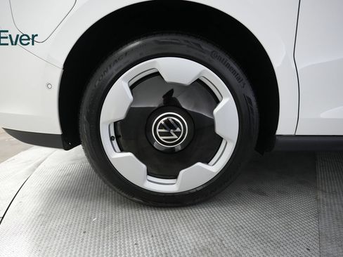 Used 2025 Volkswagen ID. Buzz Pro S RWD image 22