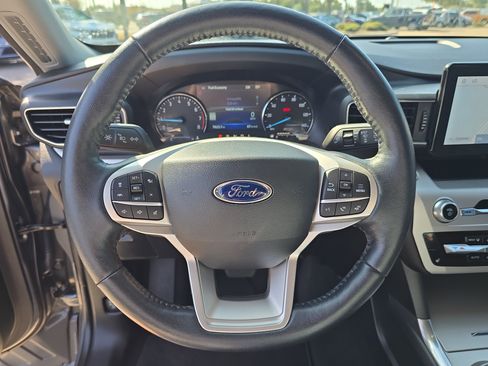 Used 2022 Ford Explorer XLT w/ Equipment Group 202A image 31