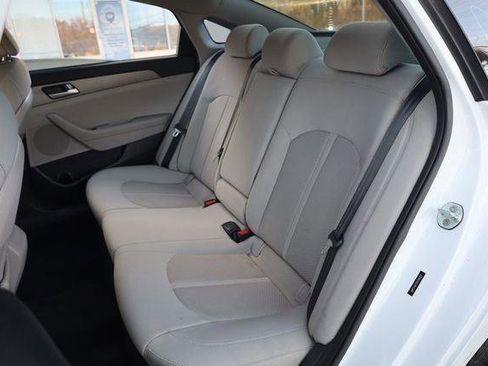 Used 2016 Hyundai Sonata SE FWD image 17