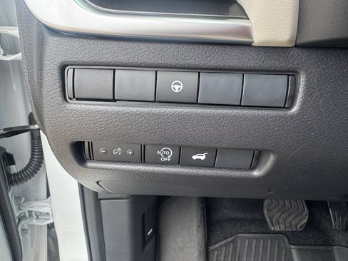 Used 2025 Nissan Rogue SV w/ SV Premium Package FWD image 12