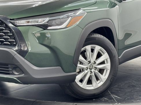 Used 2023 Toyota Corolla Cross LE image 4