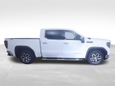 Used 2022 GMC Sierra 1500 SLT w/ SLT Premium Package AWD/4WD image 2