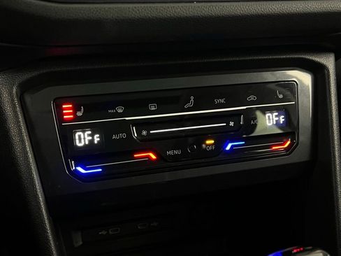 Used 2022 Volkswagen Tiguan SE image 18