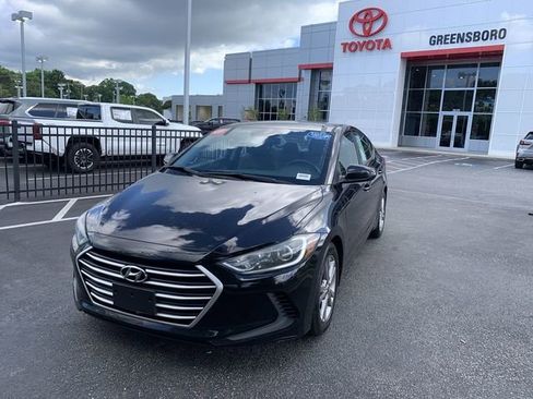 Used 2017 Hyundai Elantra SE FWD image 4