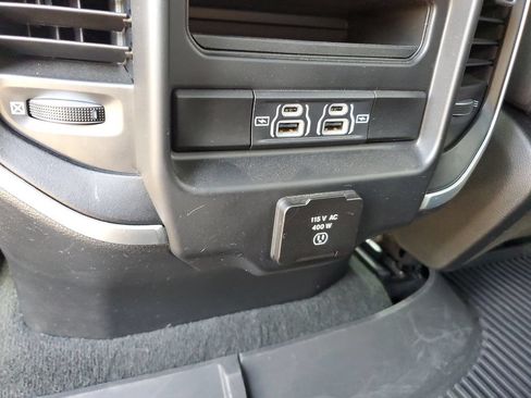 Used 2021 RAM 1500 Big Horn AWD/4WD image 12