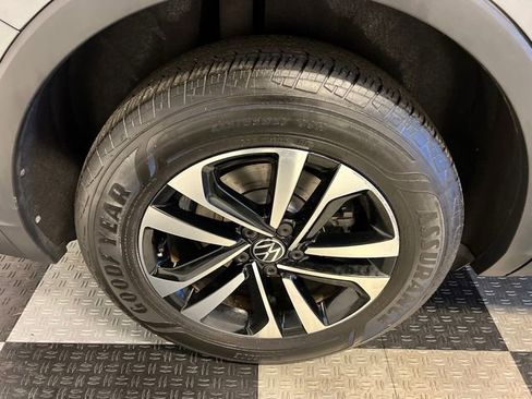 Used 2022 Volkswagen Tiguan S FWD image 14