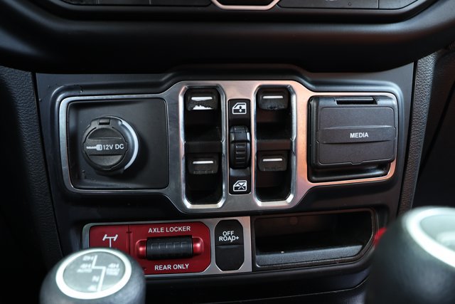Used 2022 Jeep Gladiator Mojave w/ Cold Weather Group AWD/4WD image 19