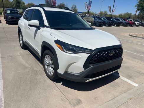 Used 2022 Toyota Corolla Cross LE AWD/4WD image 2