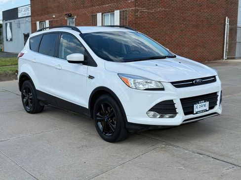 Used 2016 Ford Escape SE w/ Equipment Group 201A AWD/4WD image 4