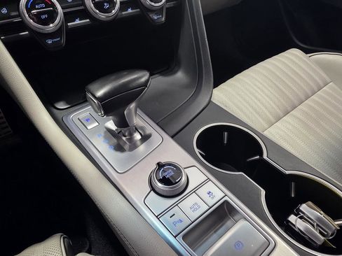 Used 2021 Genesis G70 3.3T RWD image 12