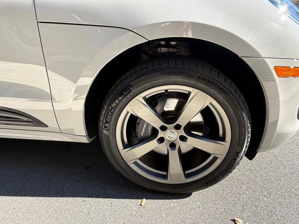Certified 2026 Porsche Macan Turbo AWD/4WD image 11