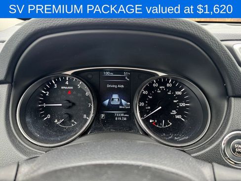 Used 2016 Nissan Rogue SV w/ SV Premium Package image 2