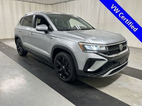 Certified 2023 Volkswagen Taos SE w/ Black Wheel Package AWD/4WD image 1