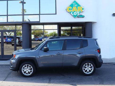 Used 2022 Jeep Renegade Latitude w/ Convenience Group image 9