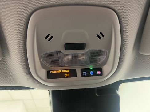 Used 2025 Chevrolet Trax LT w/ LT Convenience Package FWD image 54
