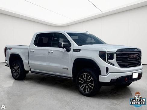 Used 2025 GMC Sierra 1500 AT4 w/ AT4 Premium Package AWD/4WD image 8