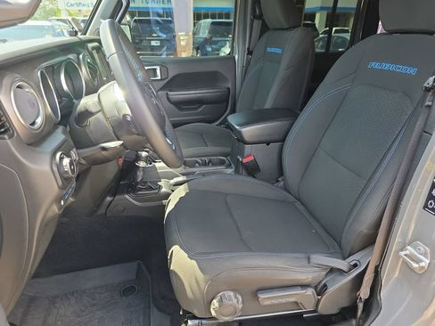 Used 2023 Jeep Wrangler Unlimited Rubicon 4xe AWD/4WD image 16