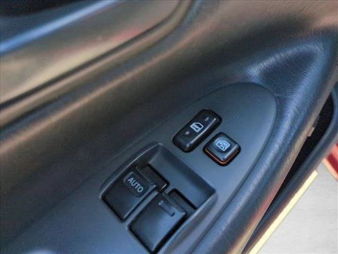 Used 2001 Toyota Solara SE FWD image 12