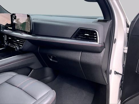 Used 2025 Chevrolet Tahoe RST w/ Comfort Package RWD image 17