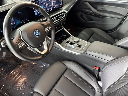 Used 2024 BMW i4 eDrive35 w/ Premium Package RWD image 4