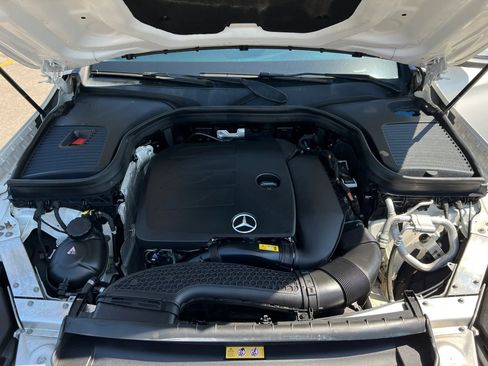 Used 2021 Mercedes-Benz GLC 300 4MATIC image 31