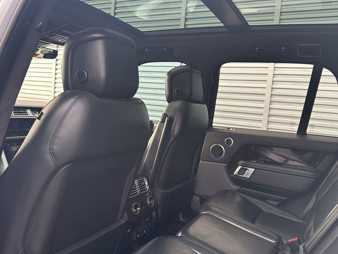 Used 2020 Land Rover Range Rover AWD/4WD image 21