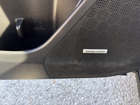 Used 2015 Subaru Forester 2.5i Limited image 22