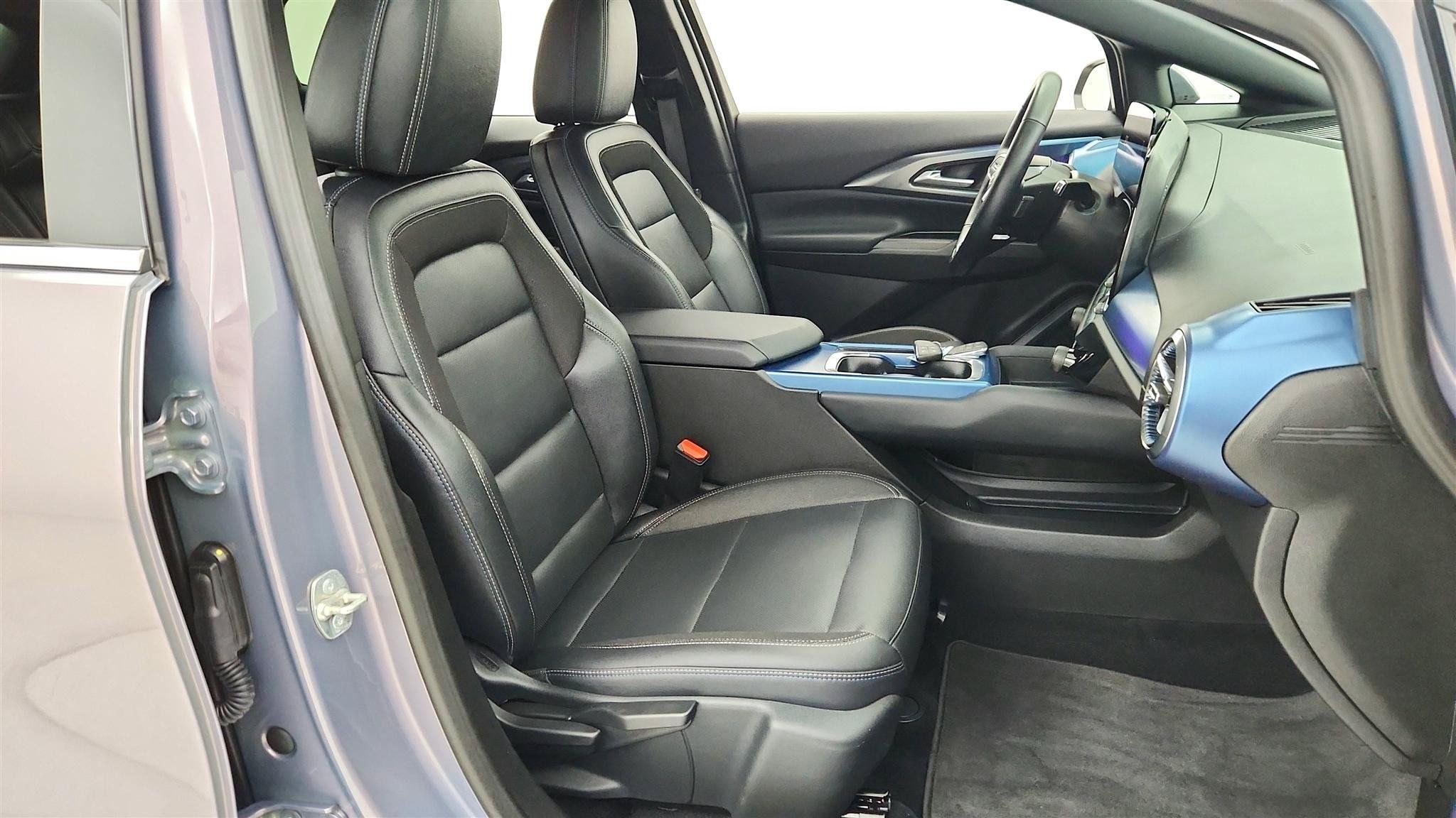 Used 2024 Chevrolet Equinox EV LT FWD image 19