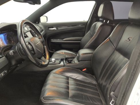 Used 2019 Chrysler 300 S RWD image 17