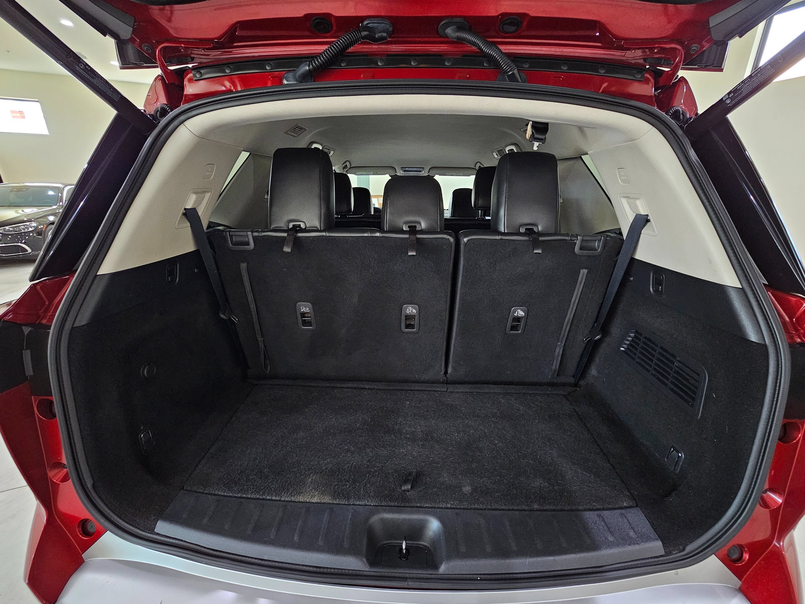 Used 2022 Nissan Pathfinder SL FWD image 28