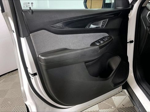 Used 2025 Chevrolet TrailBlazer LT FWD image 18