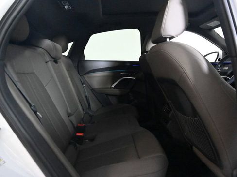 Used 2025 Audi Q5 Premium image 17