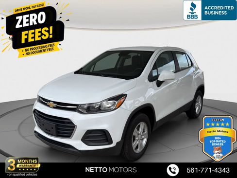 Used 2018 Chevrolet Trax LS AWD/4WD image 1