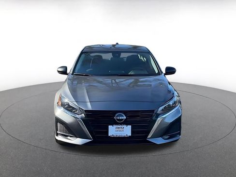 Used 2025 Nissan Altima 2.5 SV image 3