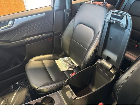 Used 2024 Ford Escape Platinum AWD/4WD image 25